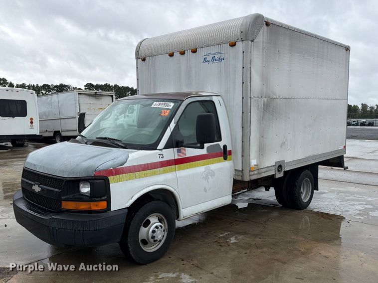 2007 Chevrolet Express  delivery van - YA4987