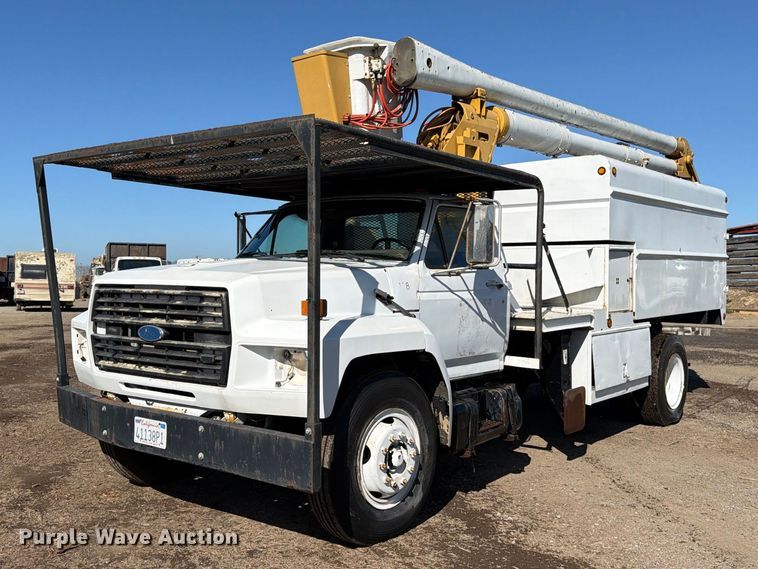 1991 Ford F700 forestry bucket truck - EA0047