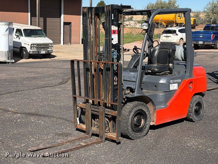Toyota 8FGU25 forklift - EA0557