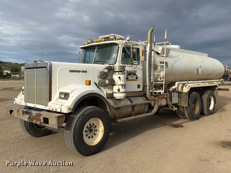 1985 Western Star 4900 water truck - EA0570