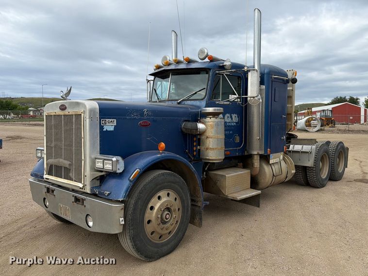 1978 Peterbilt 359 semi truck - EA0572