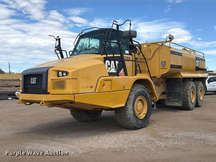 2015 Caterpillar 730C water wagon - ED0208