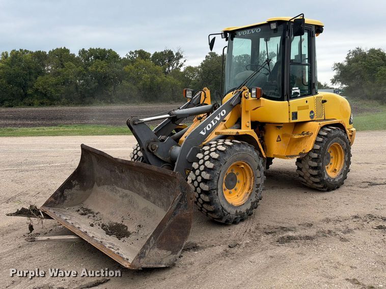 2004 Volvo L30B wheel loader - EI7751