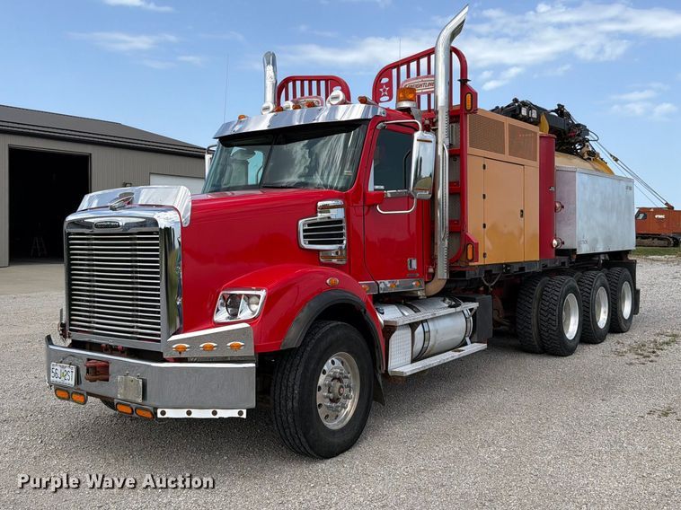 2013 Freightliner Coronado hydrovac truck - EO8759