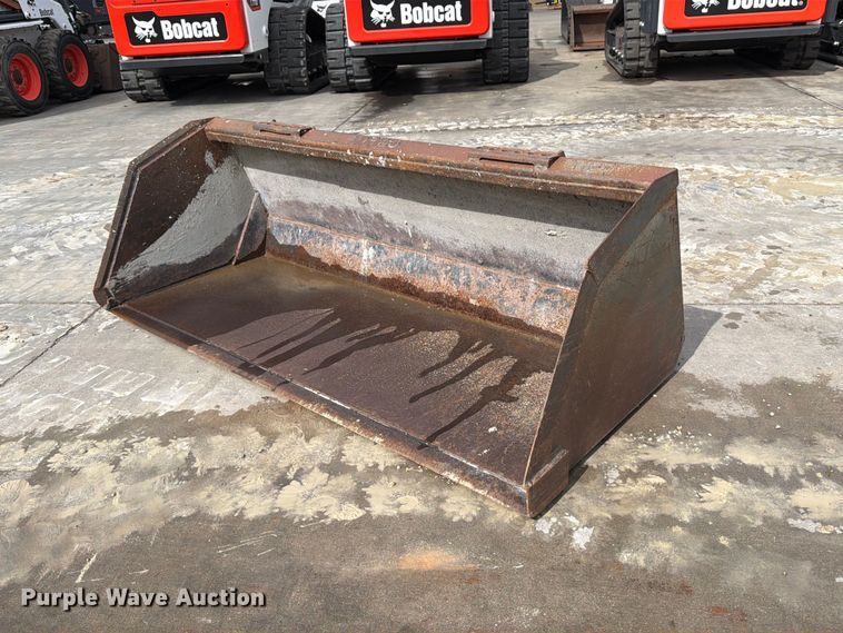 Melroe skid steer bucket - EP7868