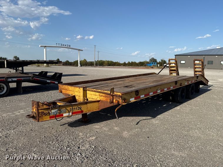 2000 Belshe DT-255 equipment trailer - EW8700