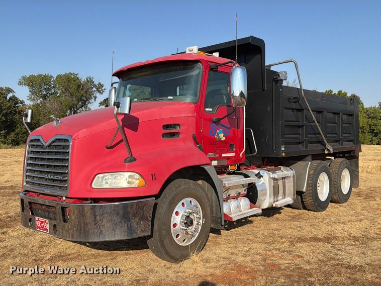 2013 Mack CXU613 dump truck - EW8924