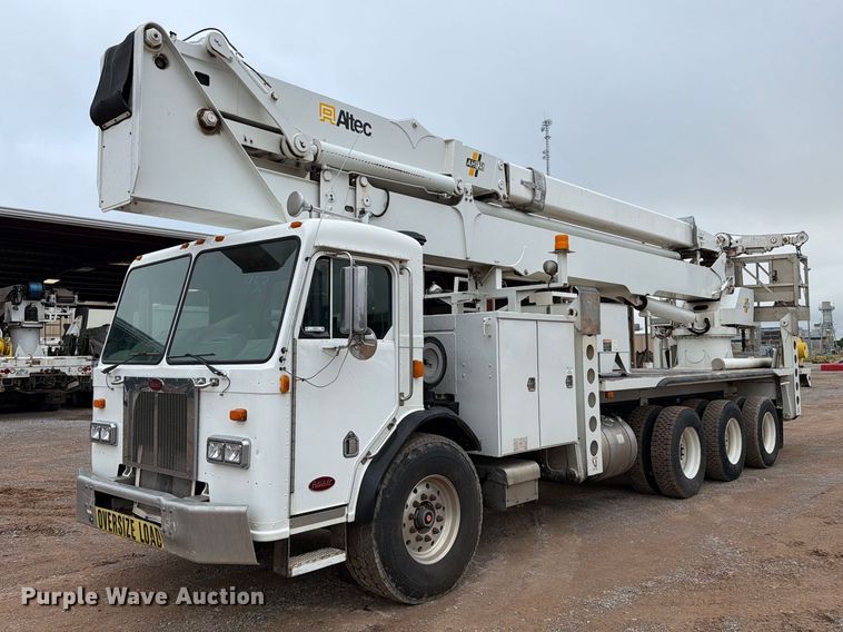 2007 Peterbilt 320 bucket truck - EW8979