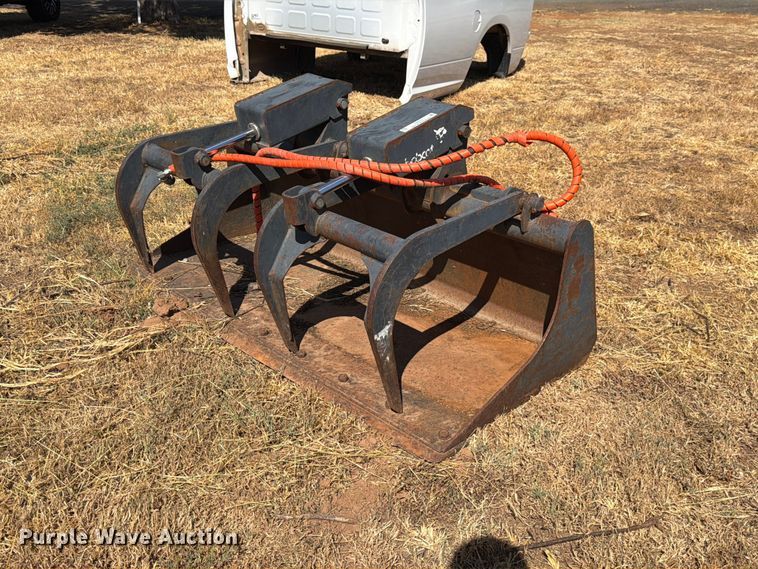 Bobcat skid steer grapple bucket - EX0515
