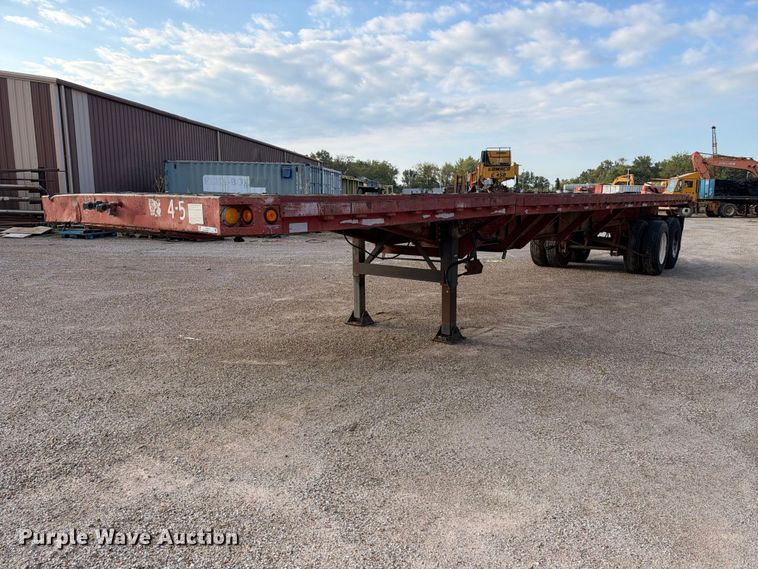 1968 Fruehauf flatbed trailer - EX2292