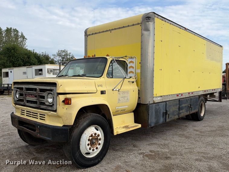 1986 GMC 7000 box truck - EX2309