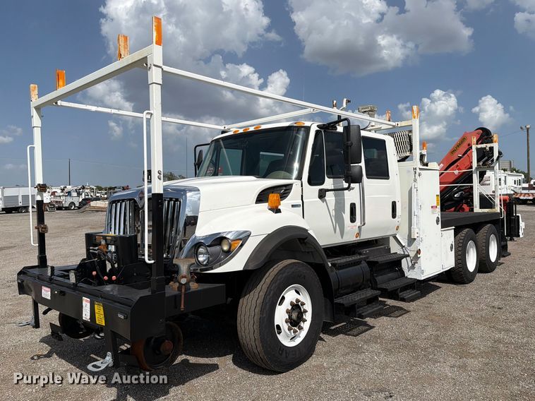 2010 International WorkStar 7500 Crew Cab crane truck - FB5164