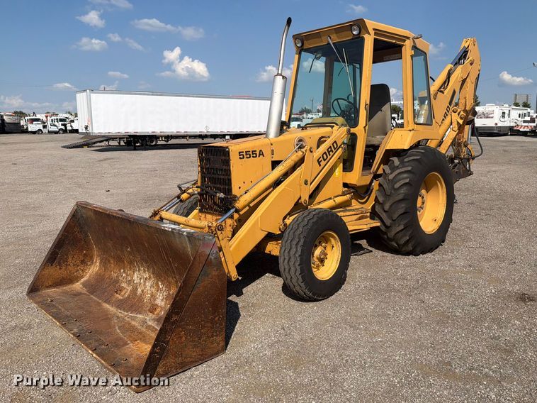 1984 Ford 555A backhoe - FB5176