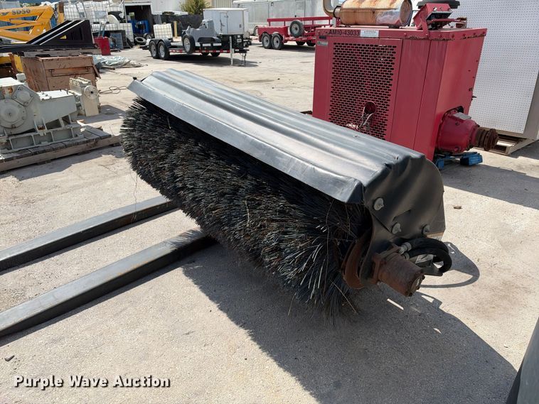 2014 Bobcat 68 angle broom skid steer broom - FB8355