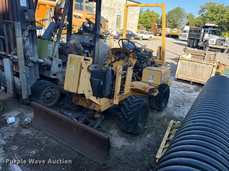 2004 Vermeer TR450 trencher - FC3369