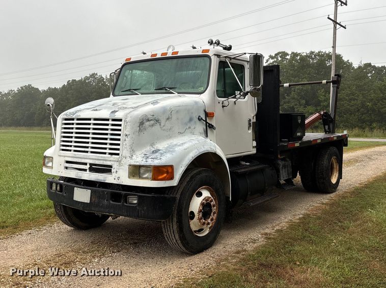 1997 International 8100 reel truck - FG0705
