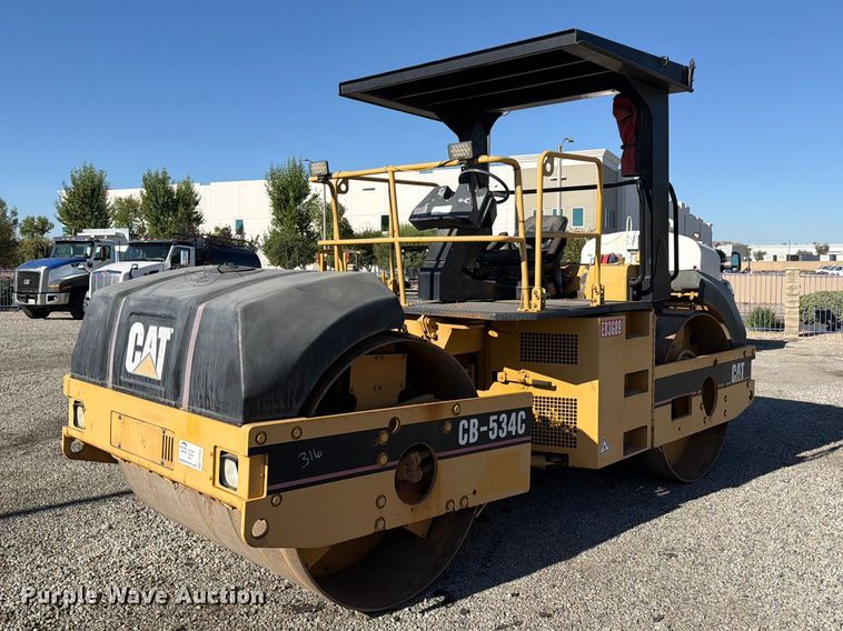 2001 Caterpillar CB-5340 double drum vibratory roller - FI2026