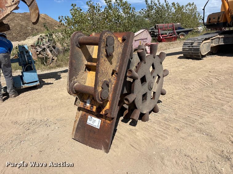 Excavator compaction wheel - FK2091
