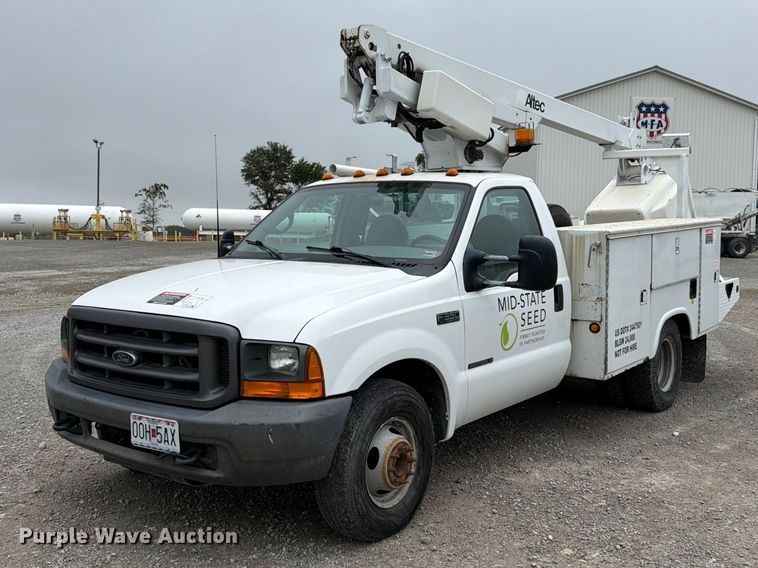 2000 Ford F350 Super Duty XL bucket truck - FK3470
