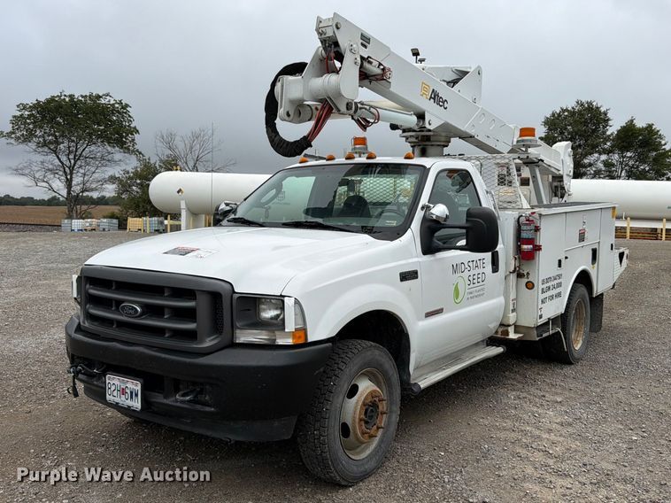 2004 Ford F550 Super Duty XL bucket truck - FK3471