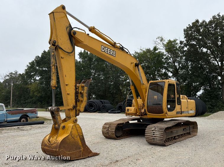 2000 John Deere 200LC excavator - FK3476