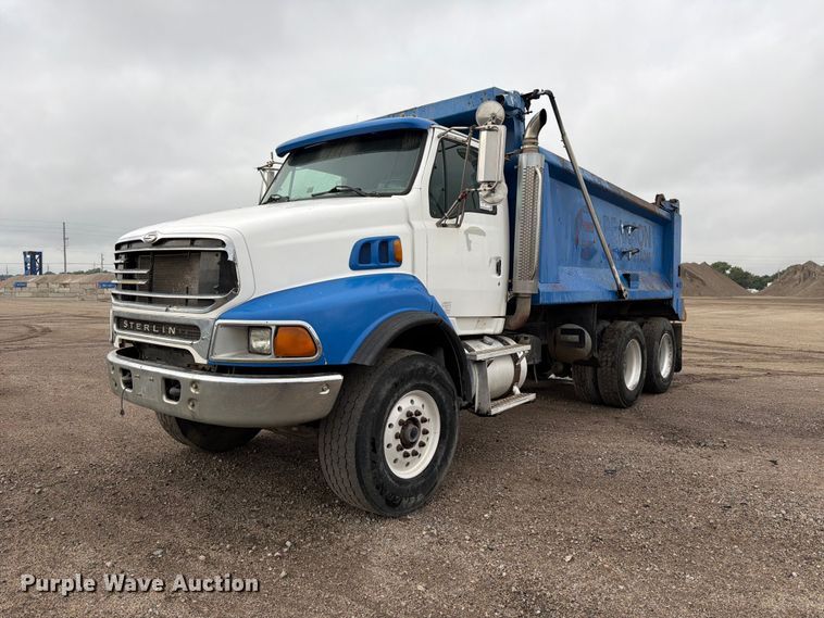 2005 Sterling L8500 dump truck - FK3678