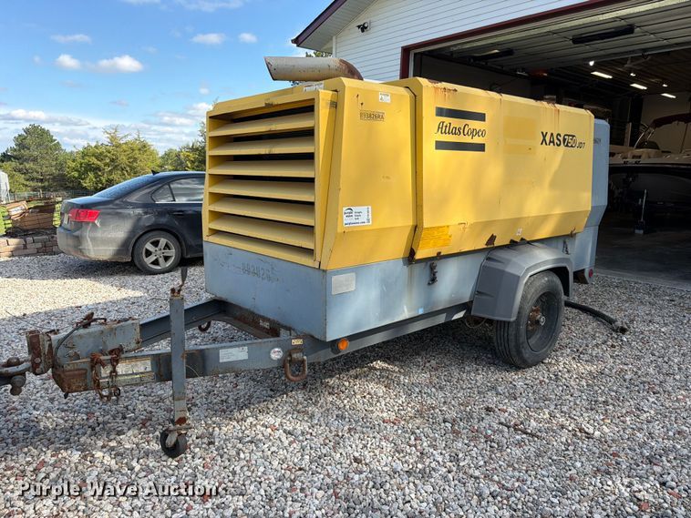2011 Atlas Copco XAS 750 JD7 air compressor - FK3810