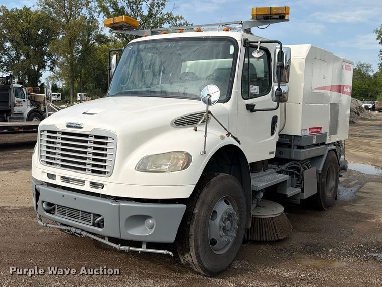2008 Freightliner Business Class M2 street sweeper truck - FK4145