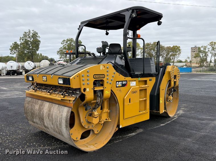 2021 Caterpillar CB13 double drum vibratory roller - FK4178