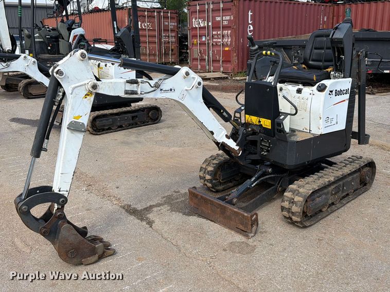 2022 Bobcat E10 mini excavator - FK5200