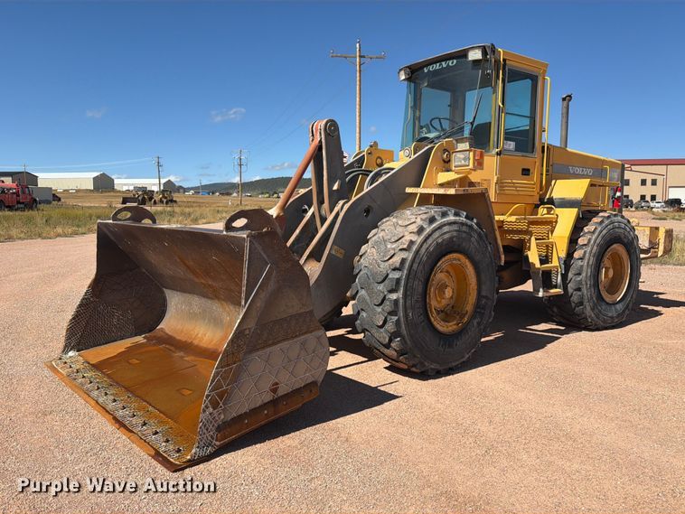 Volvo L120C wheel loader - FM7672