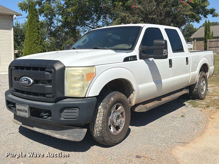 2011 Ford F250 Super Duty Crew Cab pickup truck - FN2055