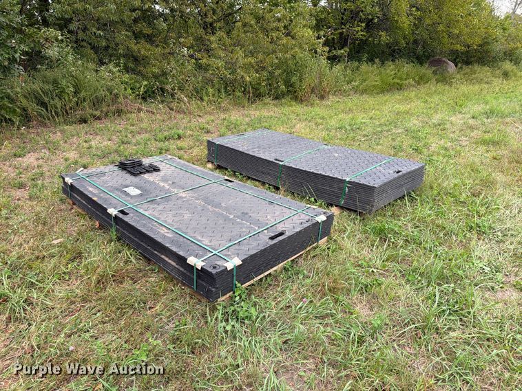 (27) mats - FN5873