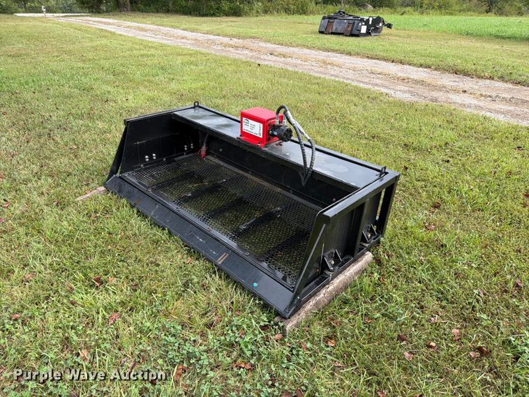 2026 Giyi VB79 skid steer vibrating bucket - FN5877