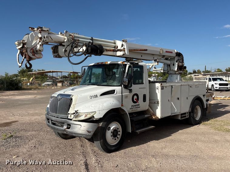 2007 International 4300 digger derrick truck - JM9514