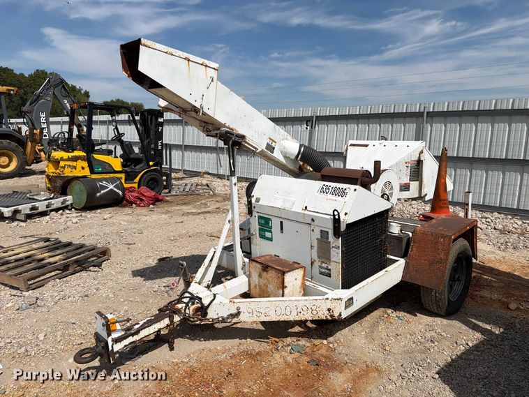 2009 Altec WC126 wood chipper - YA4393