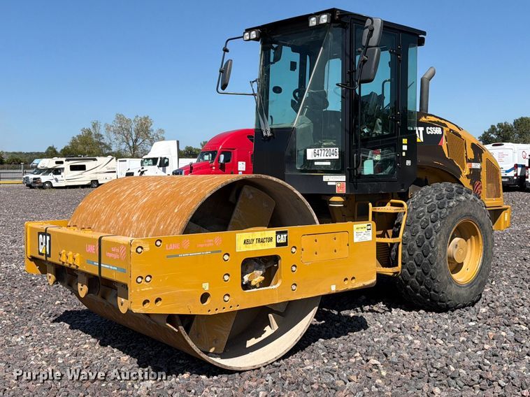 2019 Caterpillar CS56B single drum vibratory roller - YA4576