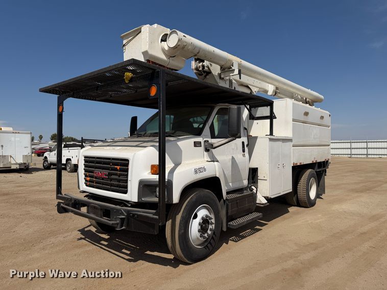 2006 GMC C7 forestry bucket truck - YA4767