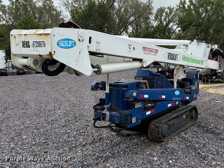 2016 Versalift Super Arborist 61 tracked boom lift - YA4909