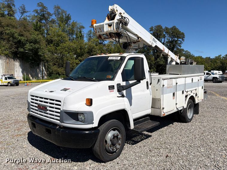 2006 GMC C5500 bucket truck - YA4918