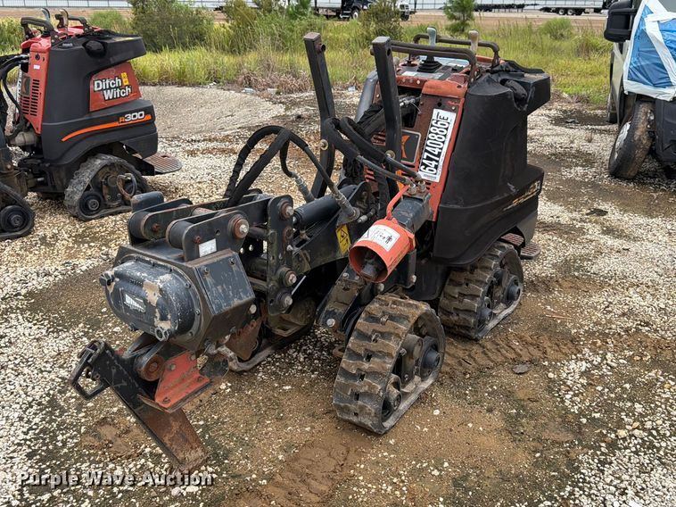 2015 Ditch Witch R300 cable plow - YA5425