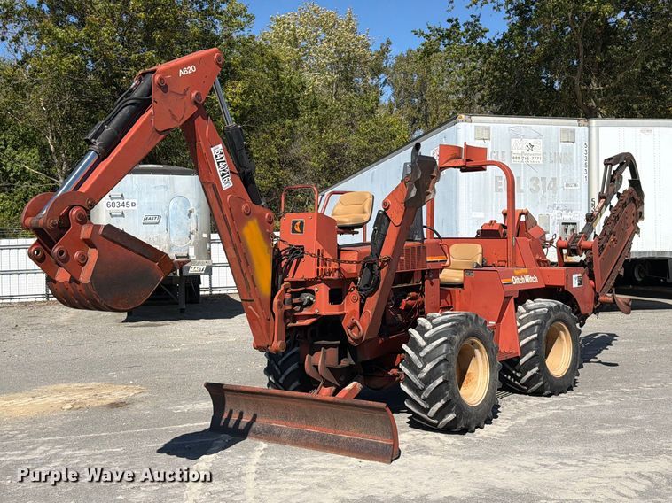 2001 Ditch Witch 7610DD trencher - YA5428