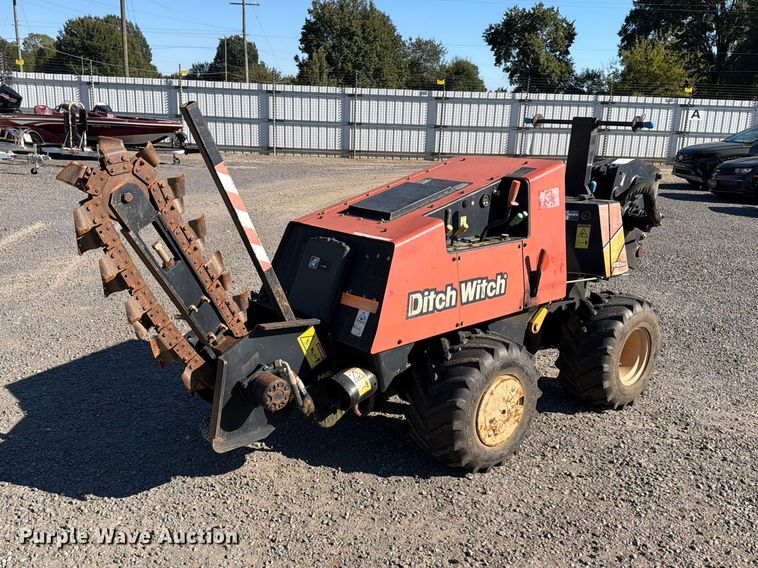 2016 Ditch Witch 410SX trencher - YA5440