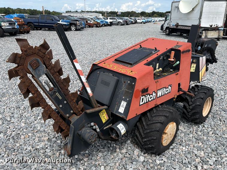 2016 Ditch Witch 410SX trencher - YA5470