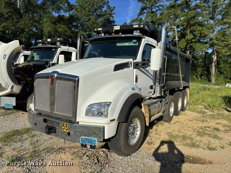 2025 Kenworth T880 dump truck - ZA0842