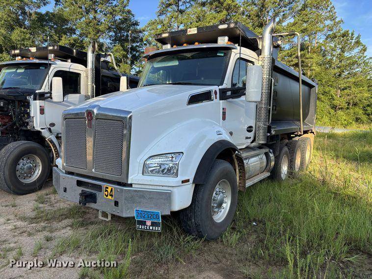 2025 Kenworth T880 dump truck - ZA0843