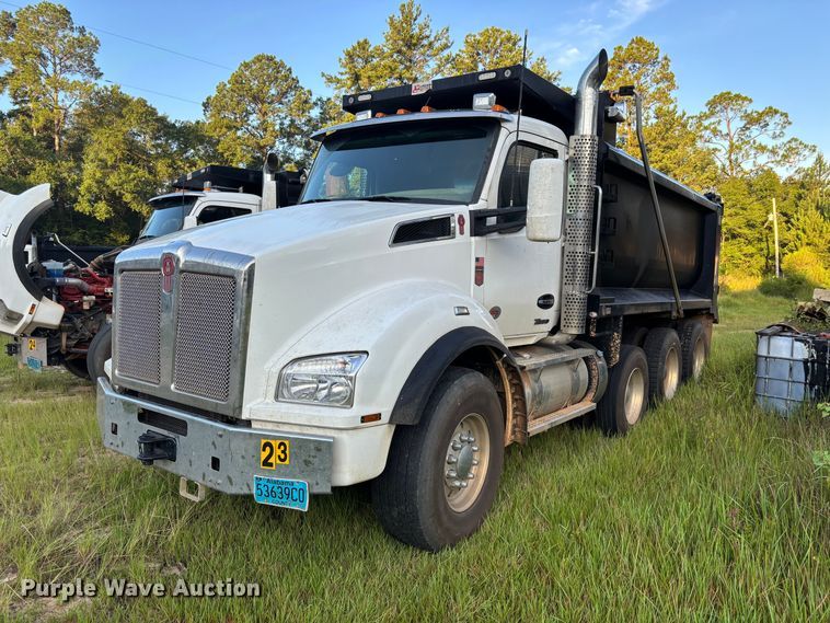 2025 Kenworth T880 dump truck - ZA0846