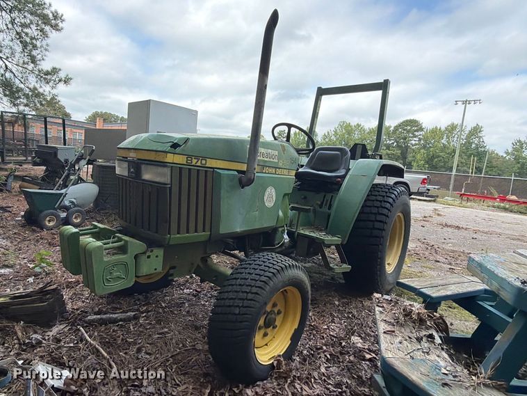 1990 John Deere 870 tractor - DT2943