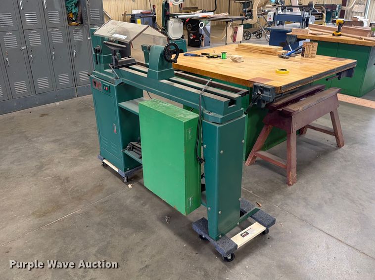 Grizzly G1495 wood lathe - EI7687