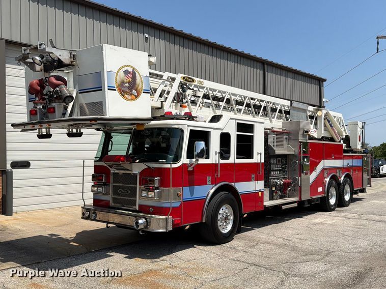 2002 Pierce Fire truck aerial platform fire truck - EO8702